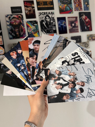 پک پوستر stray kids